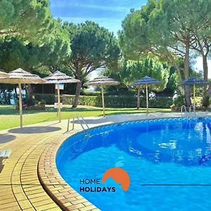 https://101-cozy-flat-near-the-beach-with-pool-and-garage.hotelaalgarve.com